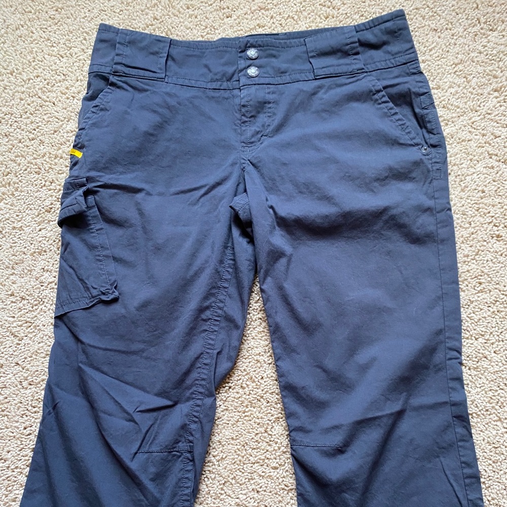 Lole quick drying cargo capri size 6